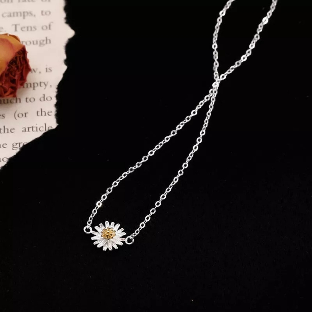 Pretty Silver Daisy Flower Anklet - Picture 2 of 7